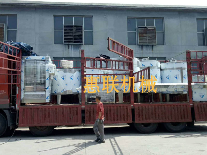 白酒灌裝機(jī)