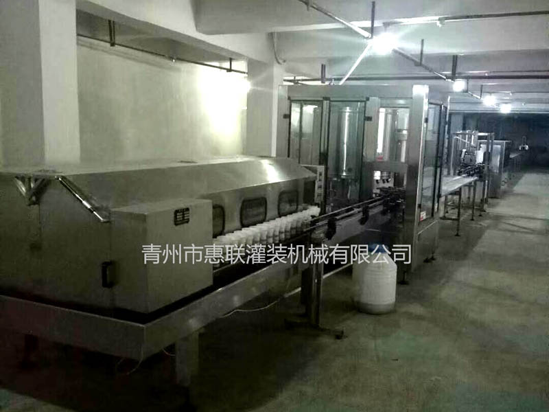 白酒灌裝機(jī)