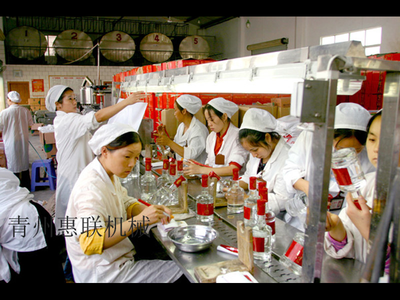 白酒灌裝設(shè)備 白酒灌裝設(shè)備