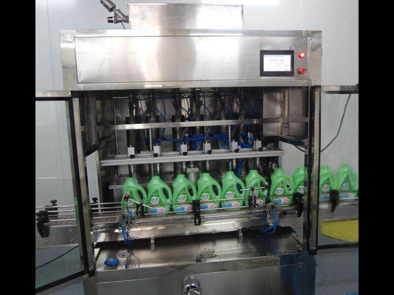 直線式液體灌裝機(jī)