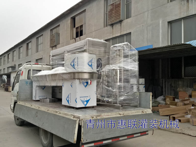 山西客戶訂購(gòu)的醬油醋灌裝機(jī)已發(fā)貨