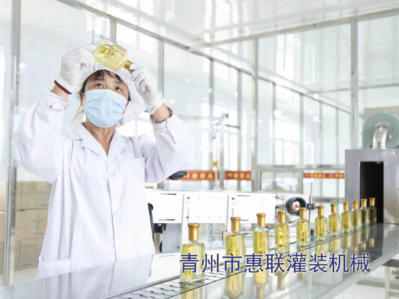 河北配制酒保健酒蜂蜜酒灌裝生產(chǎn)線現(xiàn)場