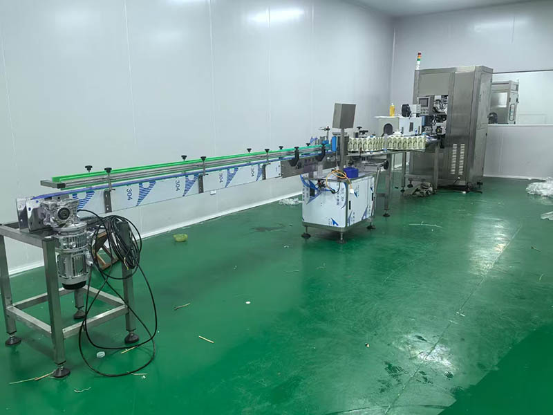 沂南食用油灌裝生產(chǎn)線(xiàn)安裝完畢